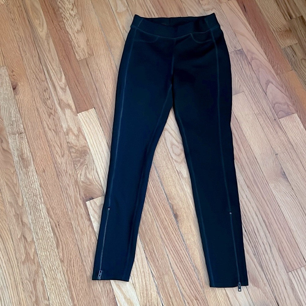 Rag and bone black leggings: S. Great detail. Never worn 😥😥😥😥😥